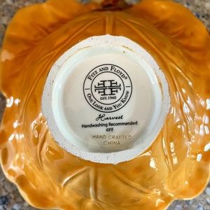 Set of two - Fitz and Floyd leaf bowls